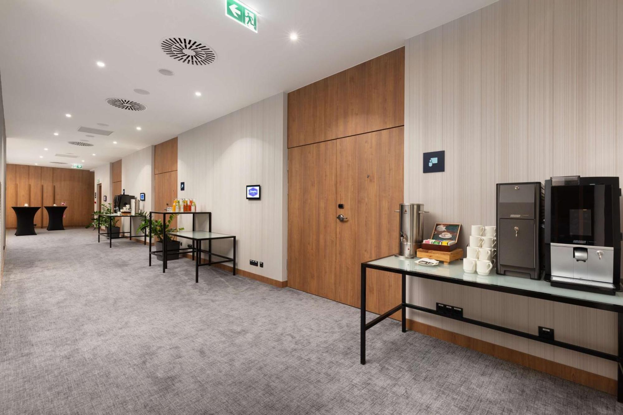 Hampton By Hilton Lodz City Center Exterior foto
